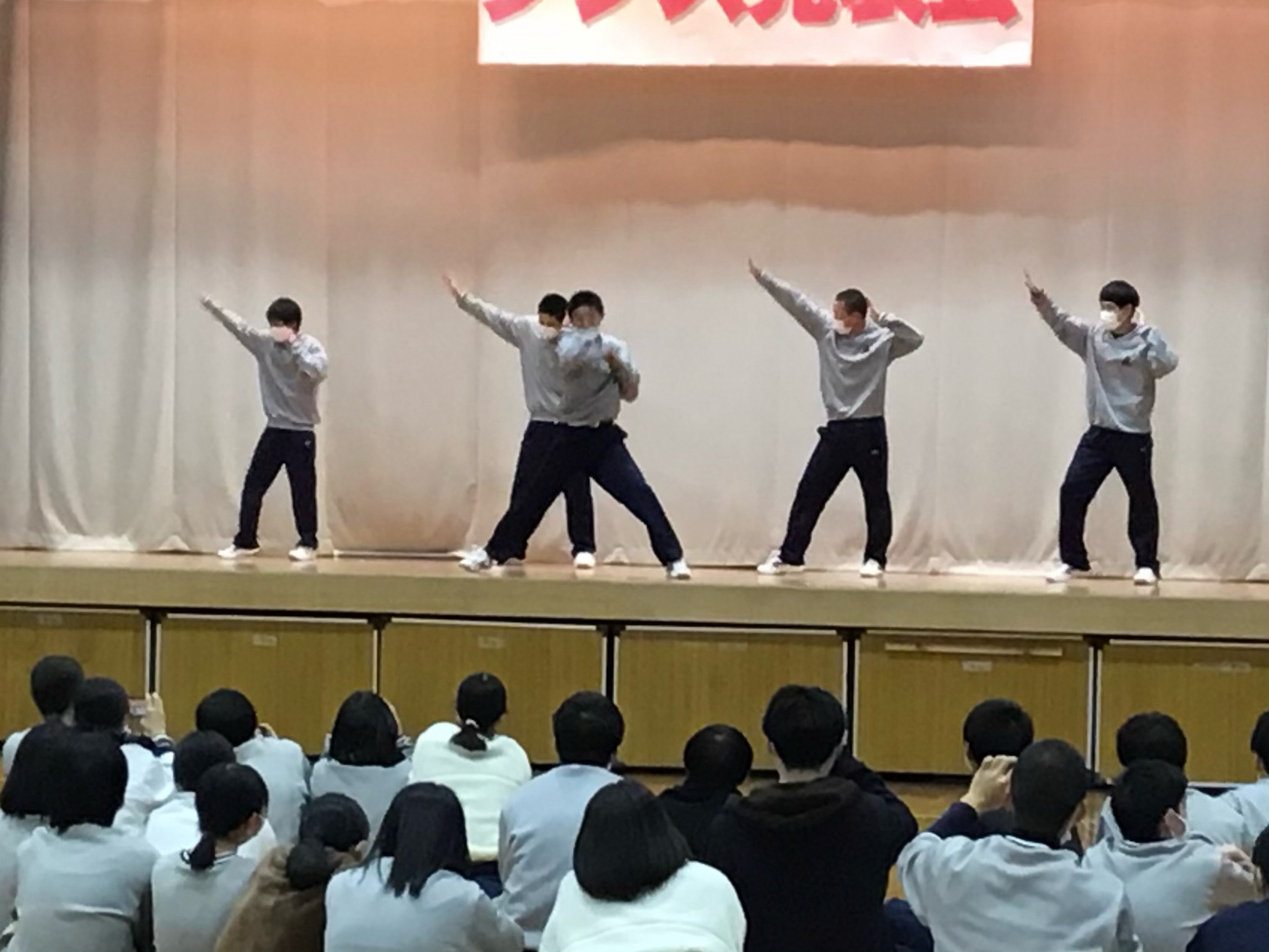 校内ダンス発表会